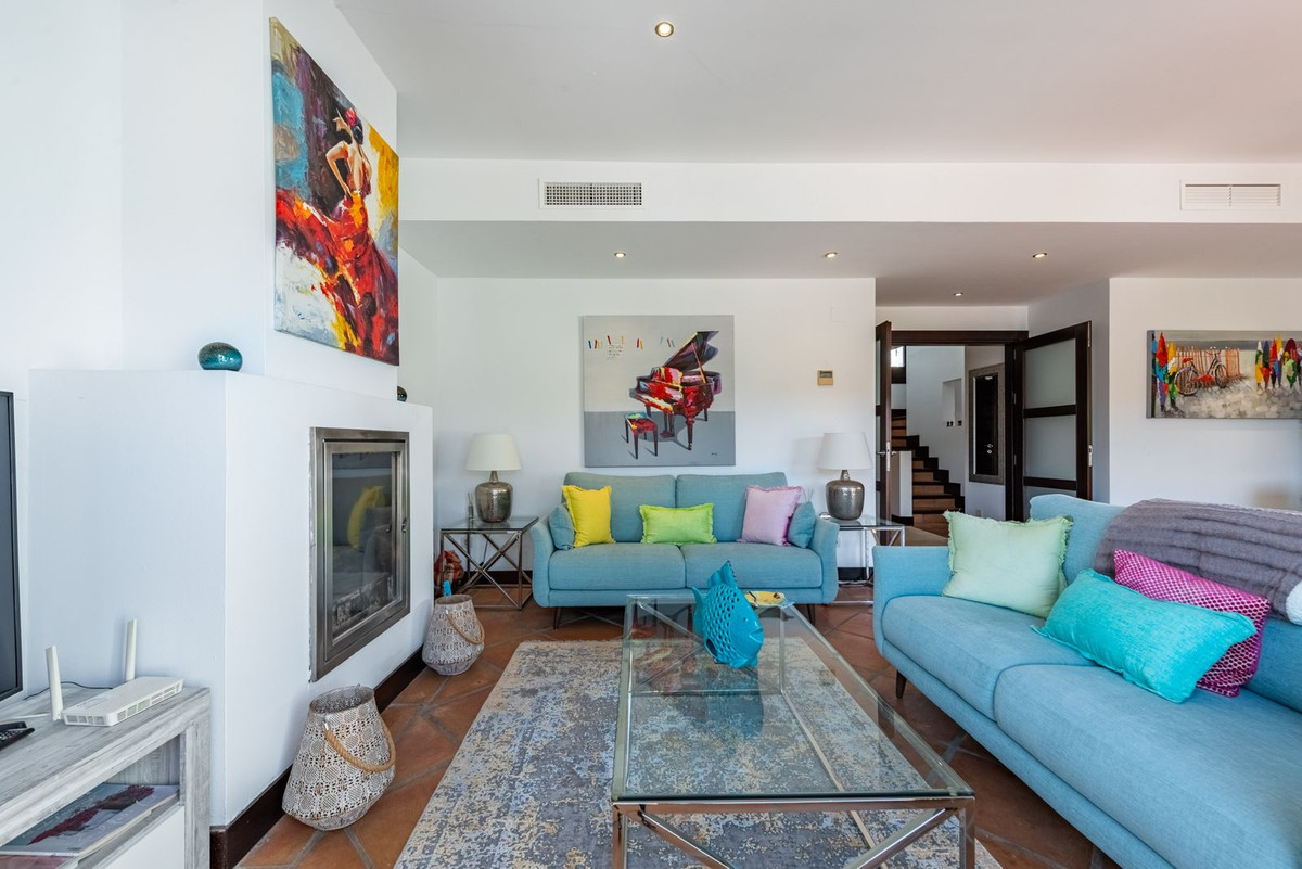 Se vende Pareada de 4 dormitorios en Costa Del Sol, Málaga, España