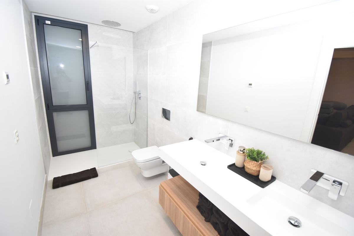 Se vende Adosada de 4 dormitorios en Costa Del Sol, Málaga, España
