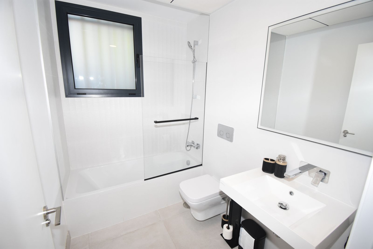 Se vende Adosada de 4 dormitorios en Costa Del Sol, Málaga, España