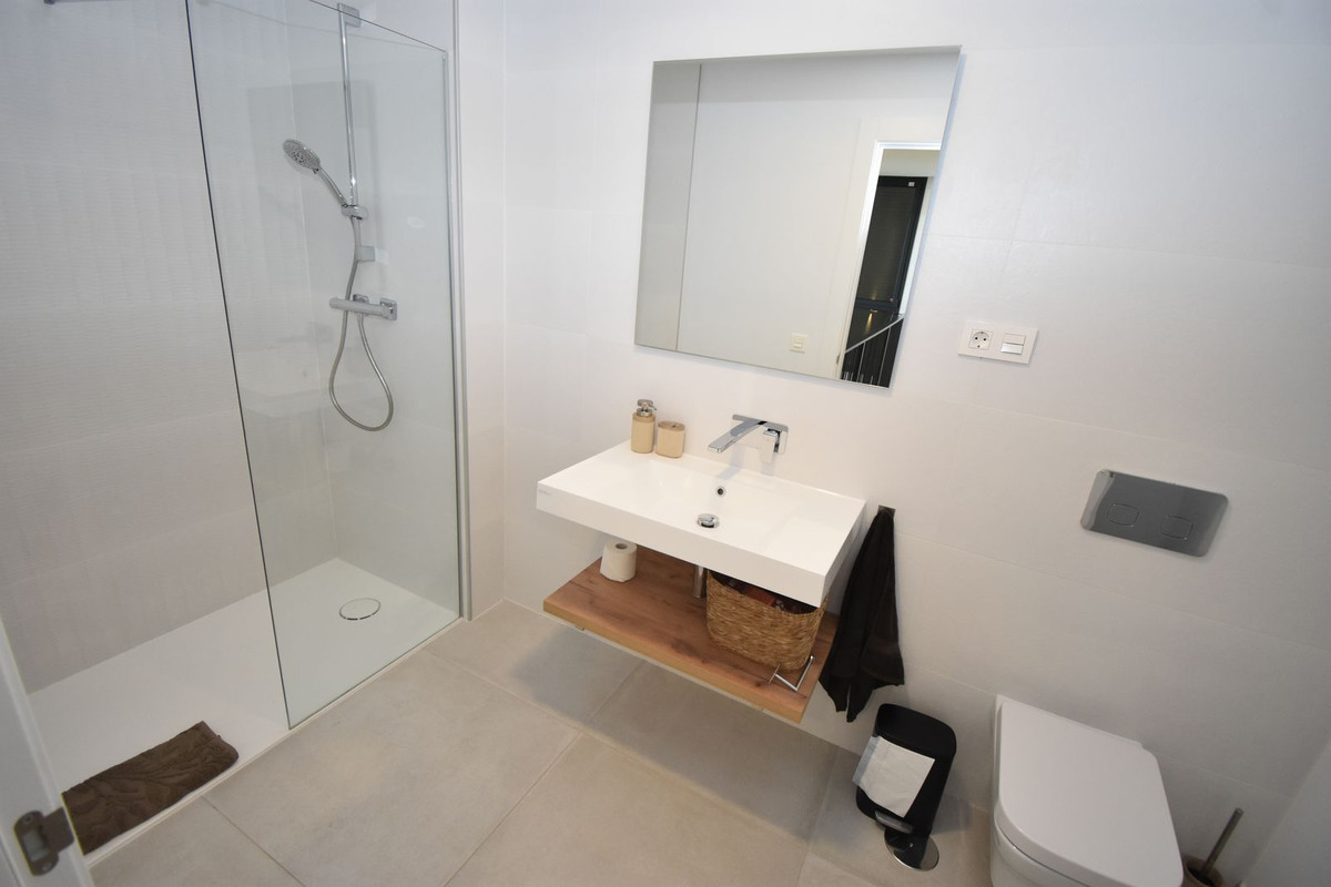 Se vende Adosada de 4 dormitorios en Costa Del Sol, Málaga, España