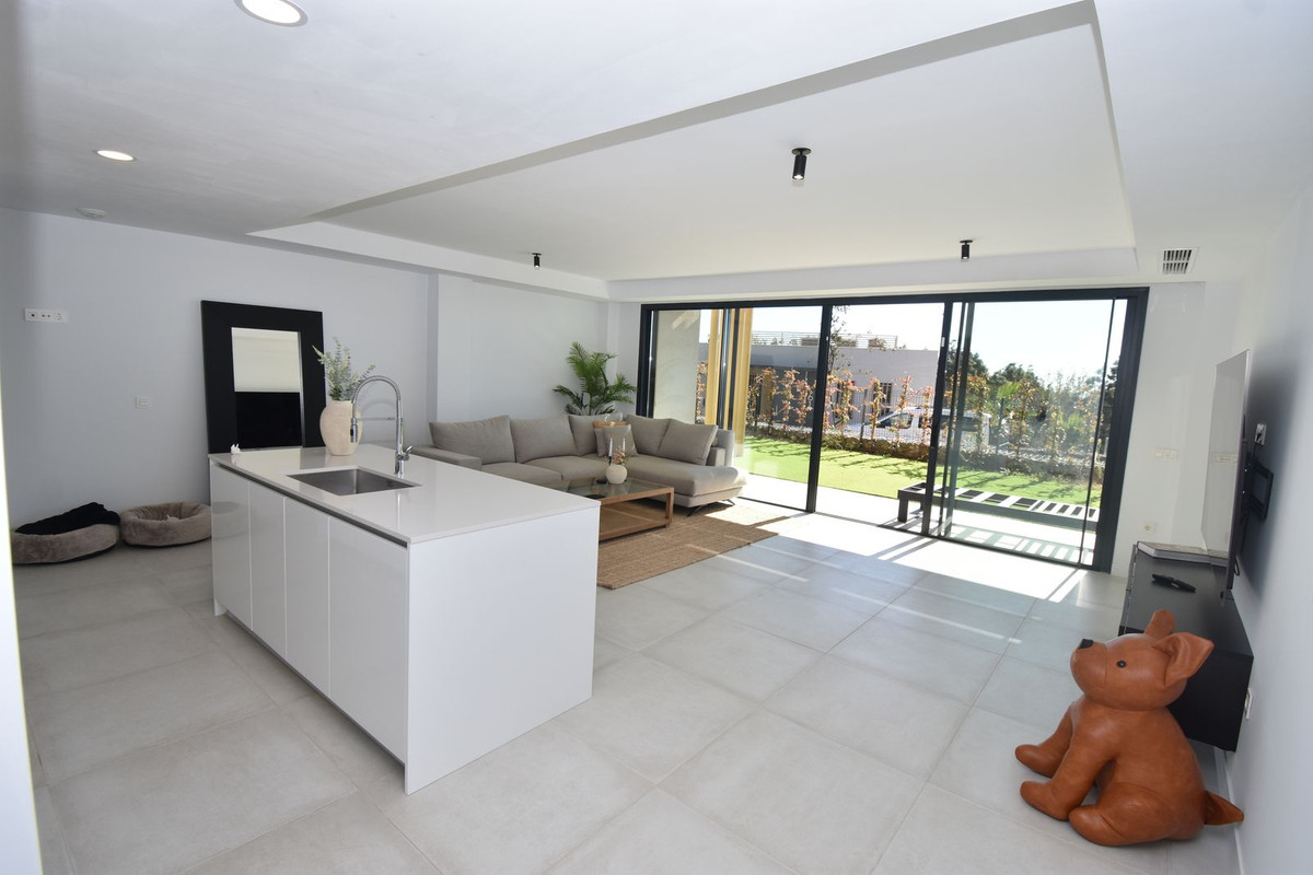 Se vende Adosada de 4 dormitorios en Costa Del Sol, Málaga, España