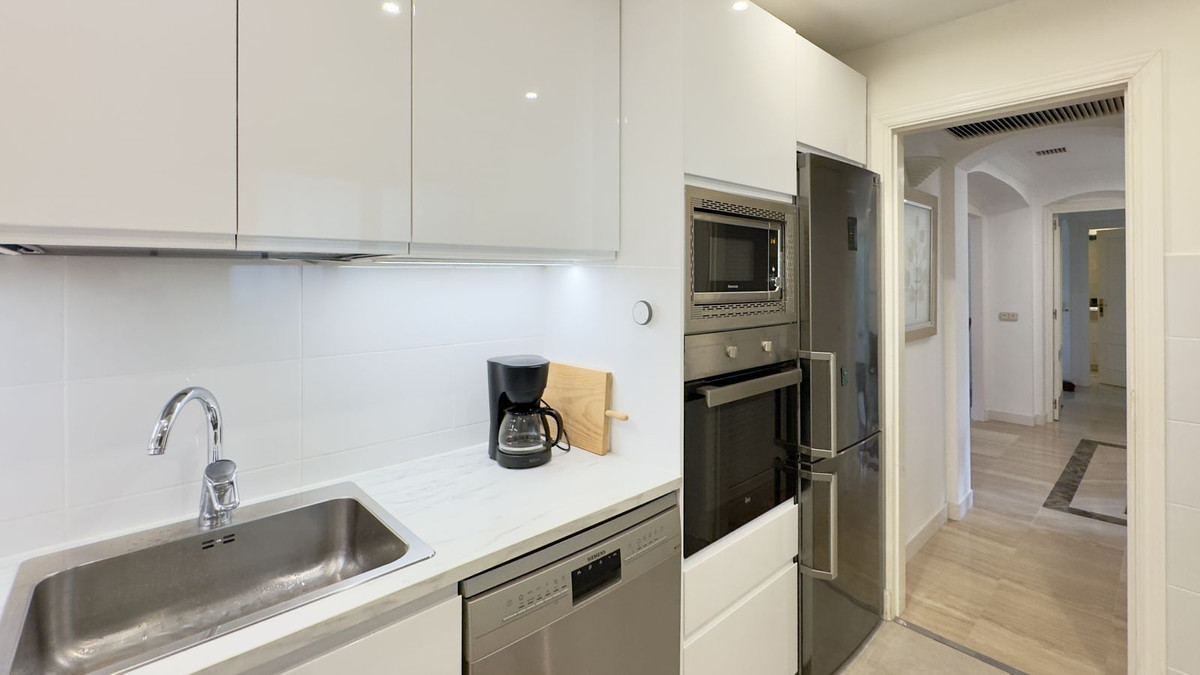 2 Bed Apartment for sale in Elviria Costa Del Sol, Málaga, Spain