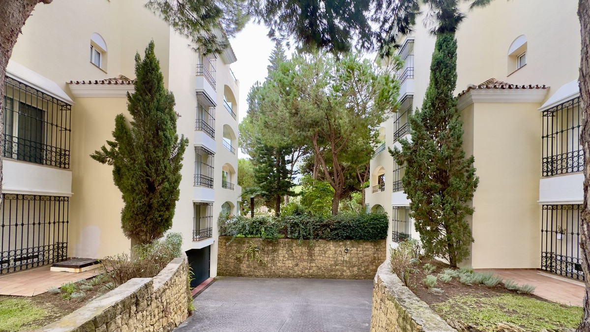2 Bed Apartment for sale in Elviria Costa Del Sol, Málaga, Spain