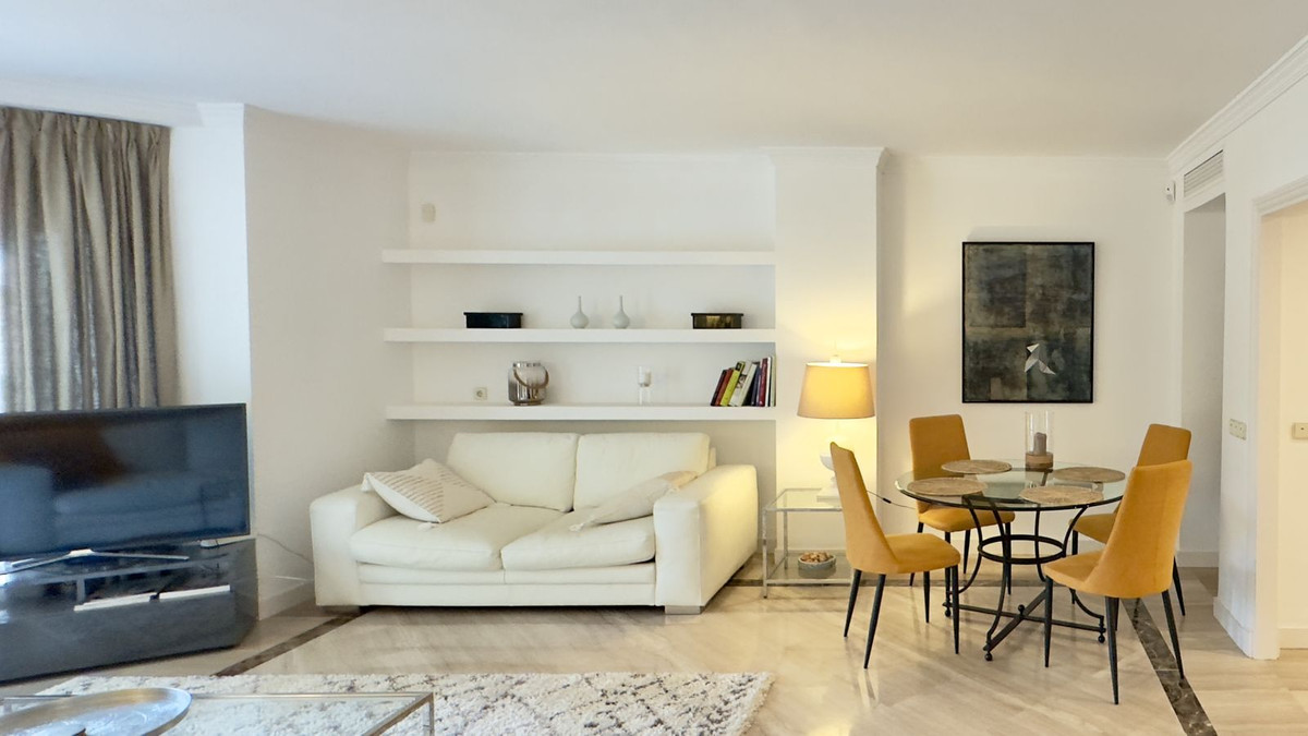 2 Bed Apartment for sale in Elviria Costa Del Sol, Málaga, Spain