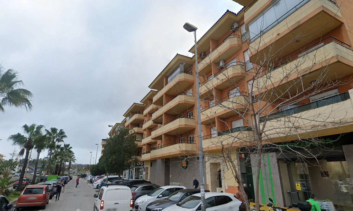 Se vende Apartamento Planta Media de 2 dormitorios en Costa Del Sol, Málaga, España