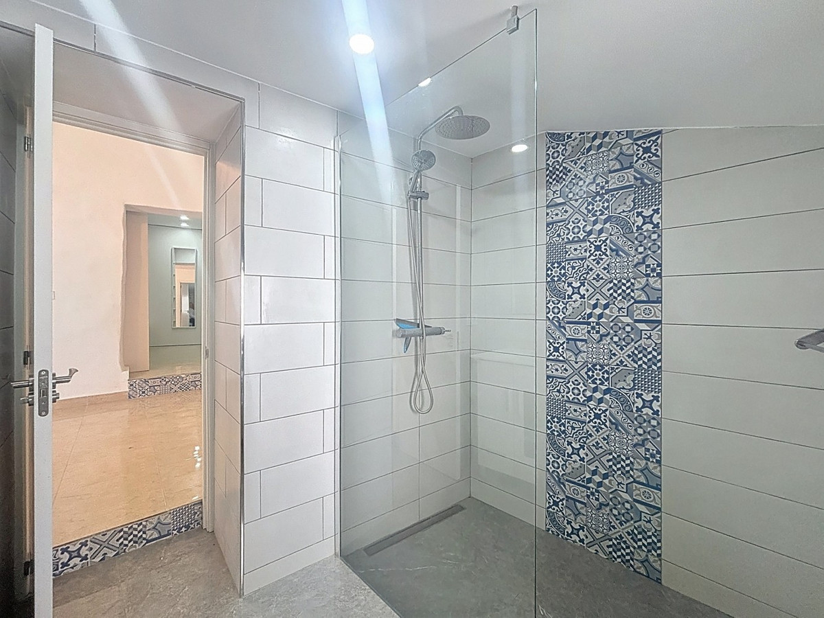 Se vende Pareada de 3 dormitorios en Costa Del Sol East, Málaga, España