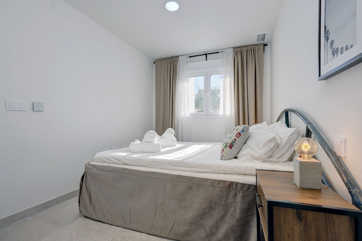 Se vende Apartamento Planta Media de 3 dormitorios en Costa Del Sol, Málaga, España
