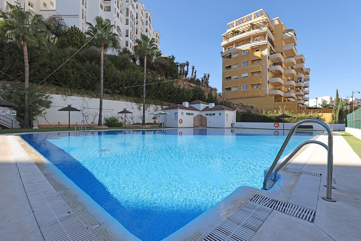 Se vende Apartamento Planta Media de 3 dormitorios en Costa Del Sol, Málaga, España
