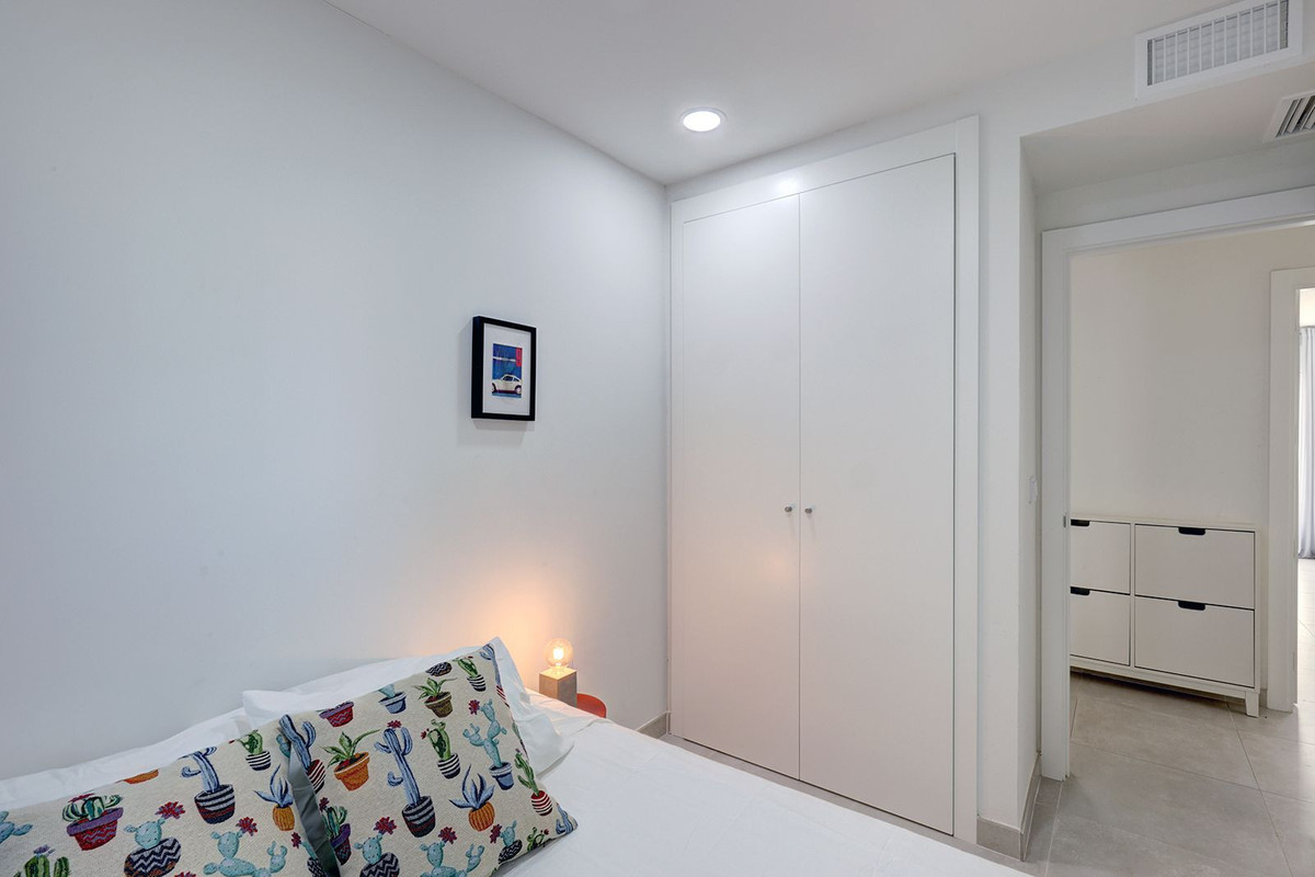 Se vende Apartamento Planta Media de 3 dormitorios en Costa Del Sol, Málaga, España