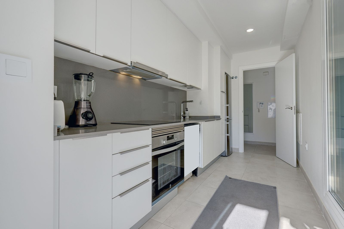 Se vende Apartamento Planta Media de 3 dormitorios en Costa Del Sol, Málaga, España