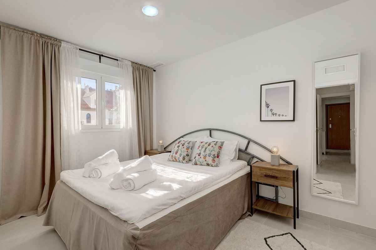 Se vende Apartamento Planta Media de 3 dormitorios en Costa Del Sol, Málaga, España