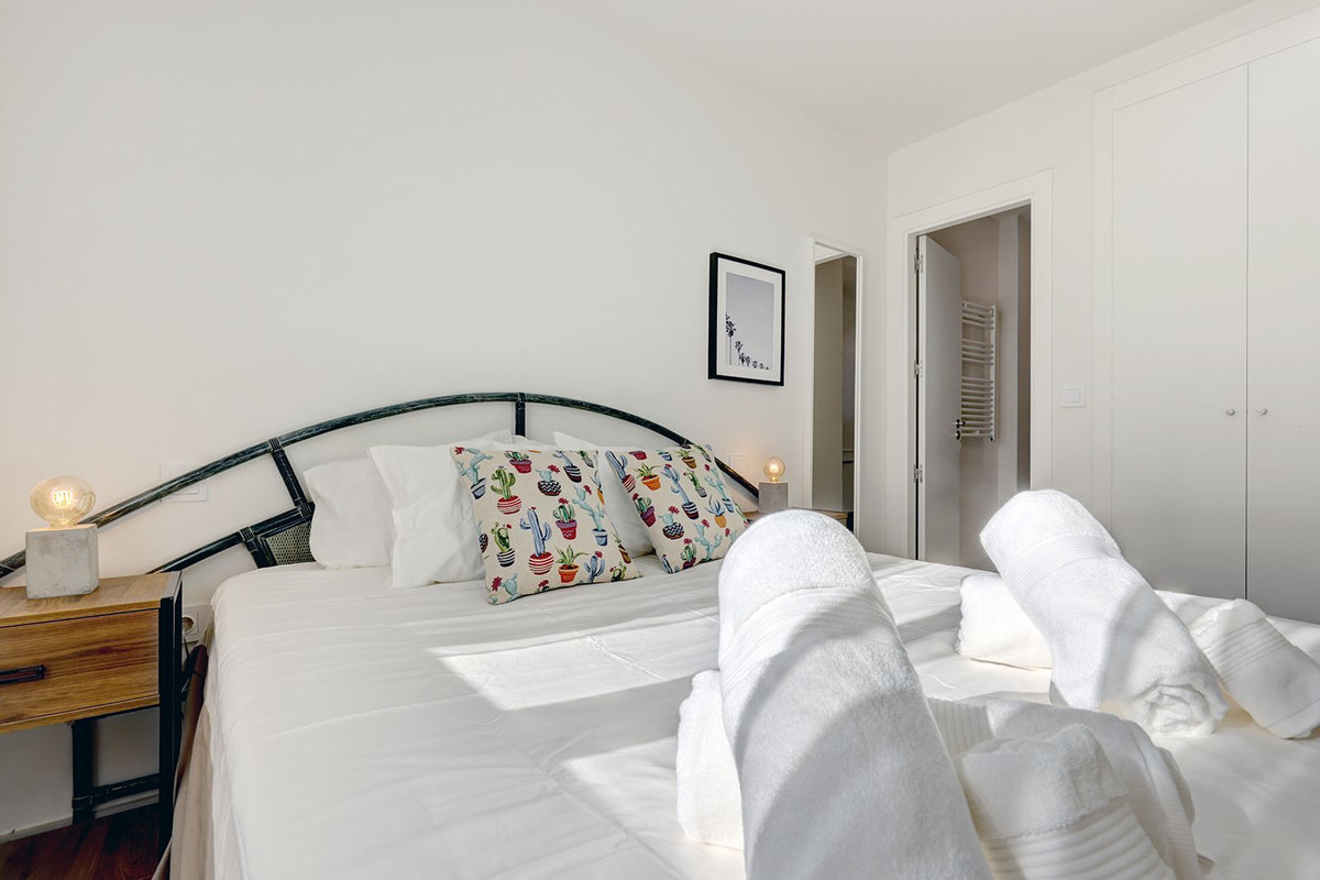 Se vende Apartamento Planta Media de 3 dormitorios en Costa Del Sol, Málaga, España