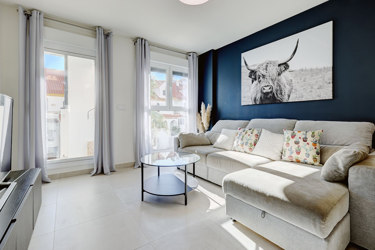 Se vende Apartamento Planta Media de 3 dormitorios en Costa Del Sol, Málaga, España