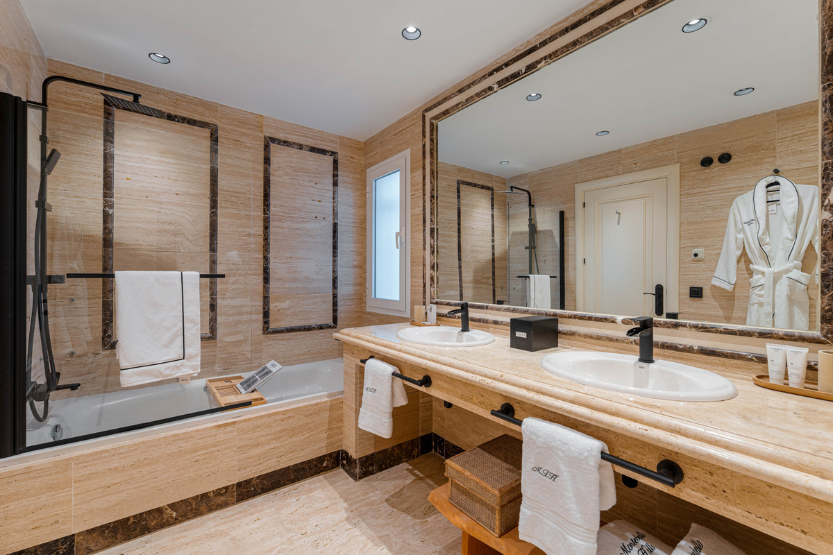 Se vende Apartamento Planta Media de 3 dormitorios en Costa Del Sol, Málaga, España