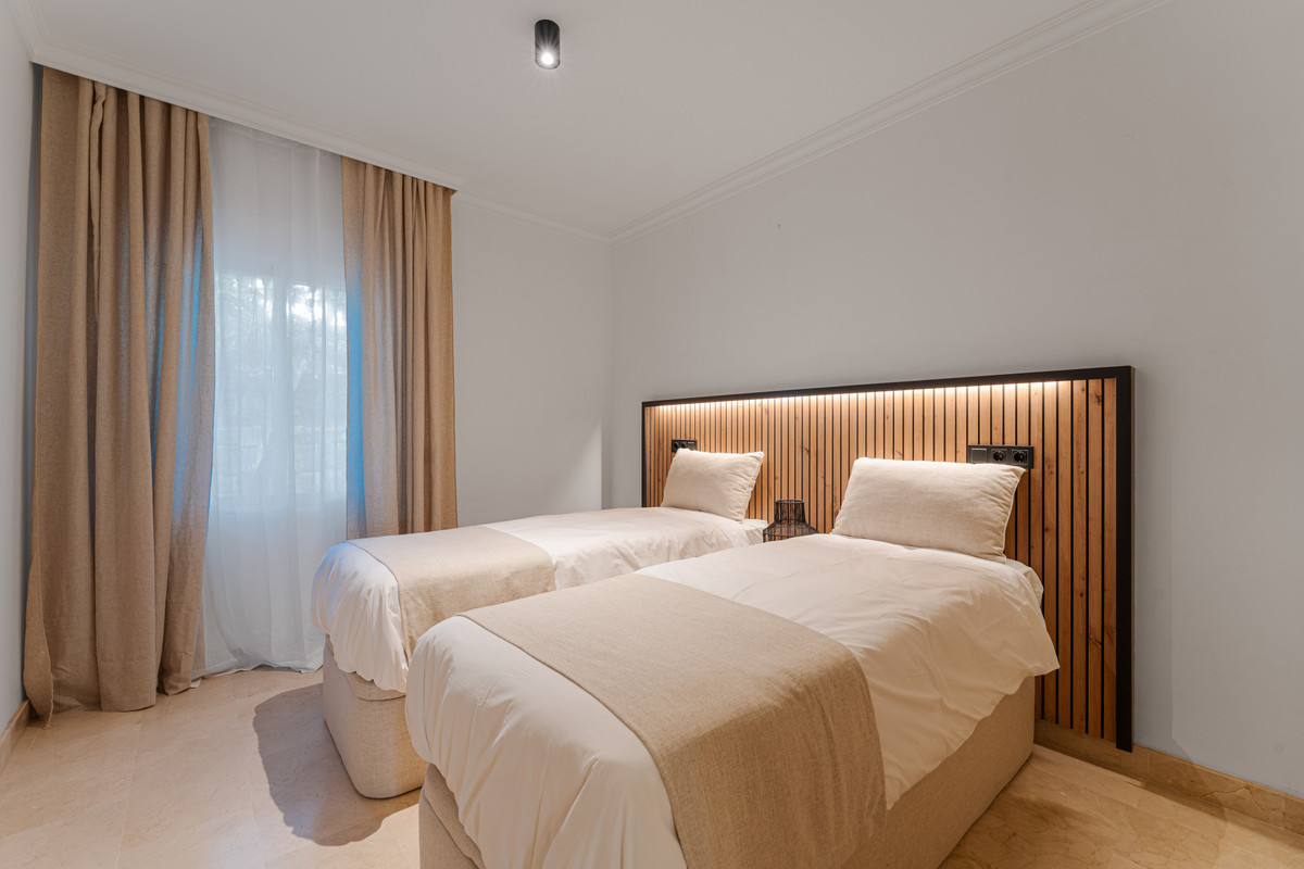 Se vende Apartamento Planta Media de 3 dormitorios en Costa Del Sol, Málaga, España