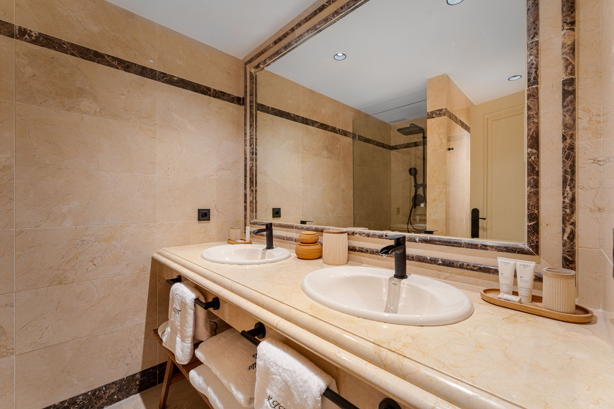 Se vende Apartamento Planta Media de 3 dormitorios en Costa Del Sol, Málaga, España