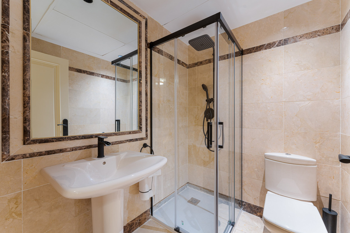 Se vende Apartamento Planta Media de 3 dormitorios en Costa Del Sol, Málaga, España