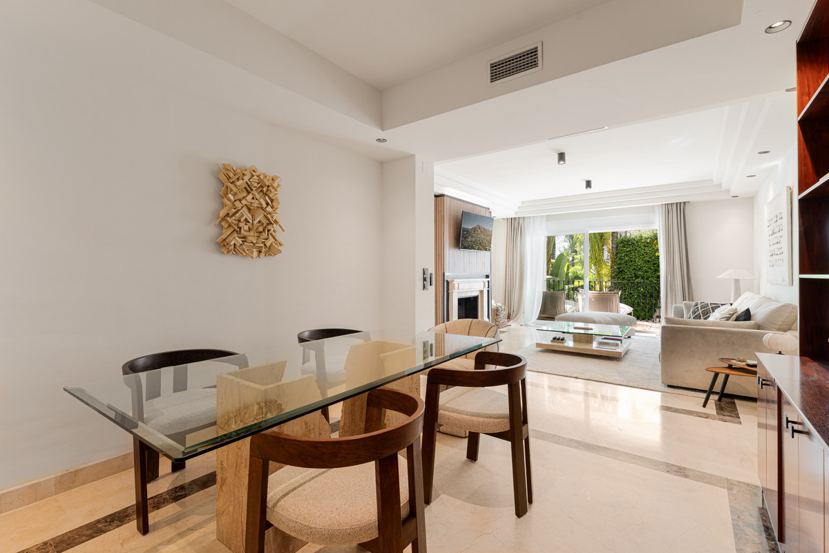 Se vende Apartamento Planta Media de 3 dormitorios en Costa Del Sol, Málaga, España