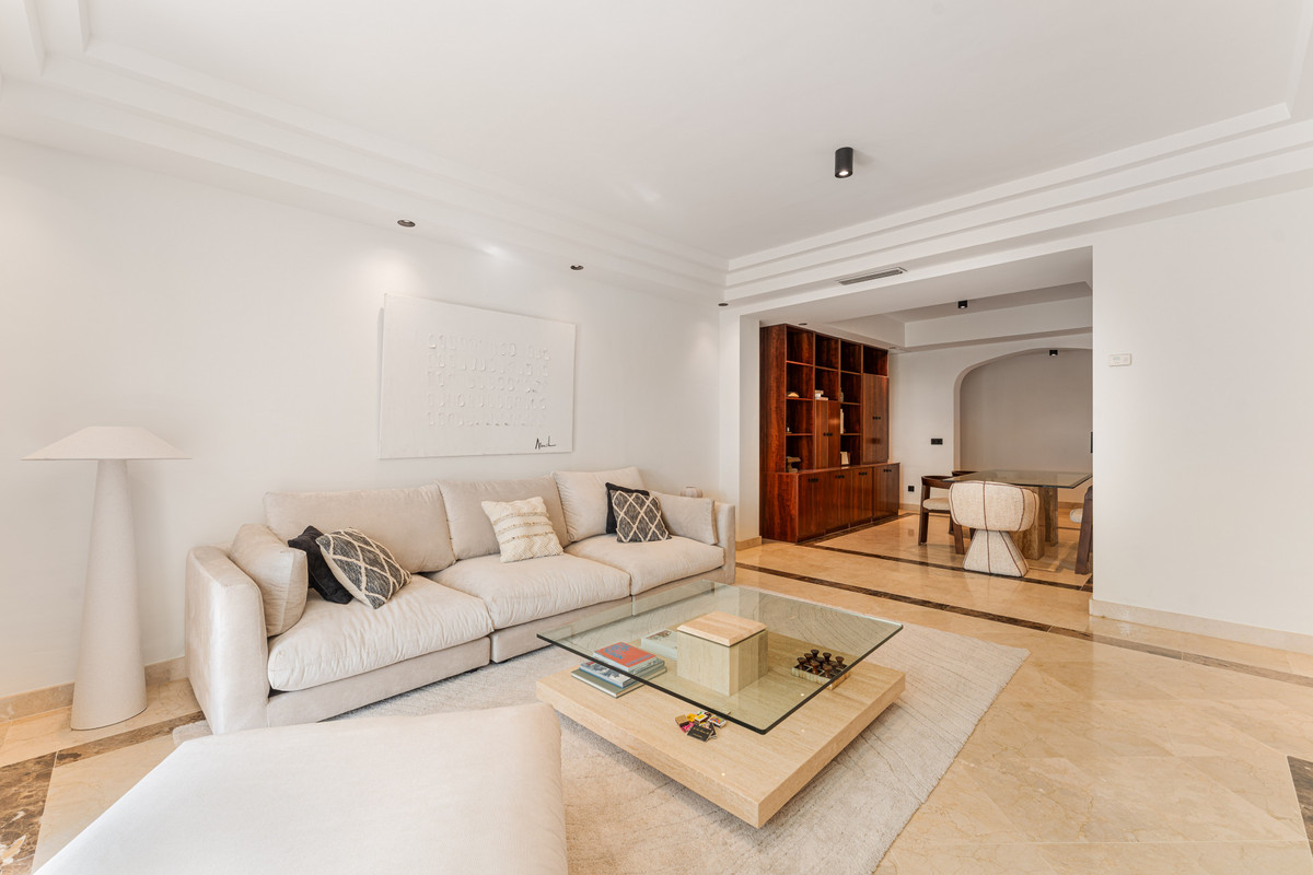 Se vende Apartamento Planta Media de 3 dormitorios en Costa Del Sol, Málaga, España