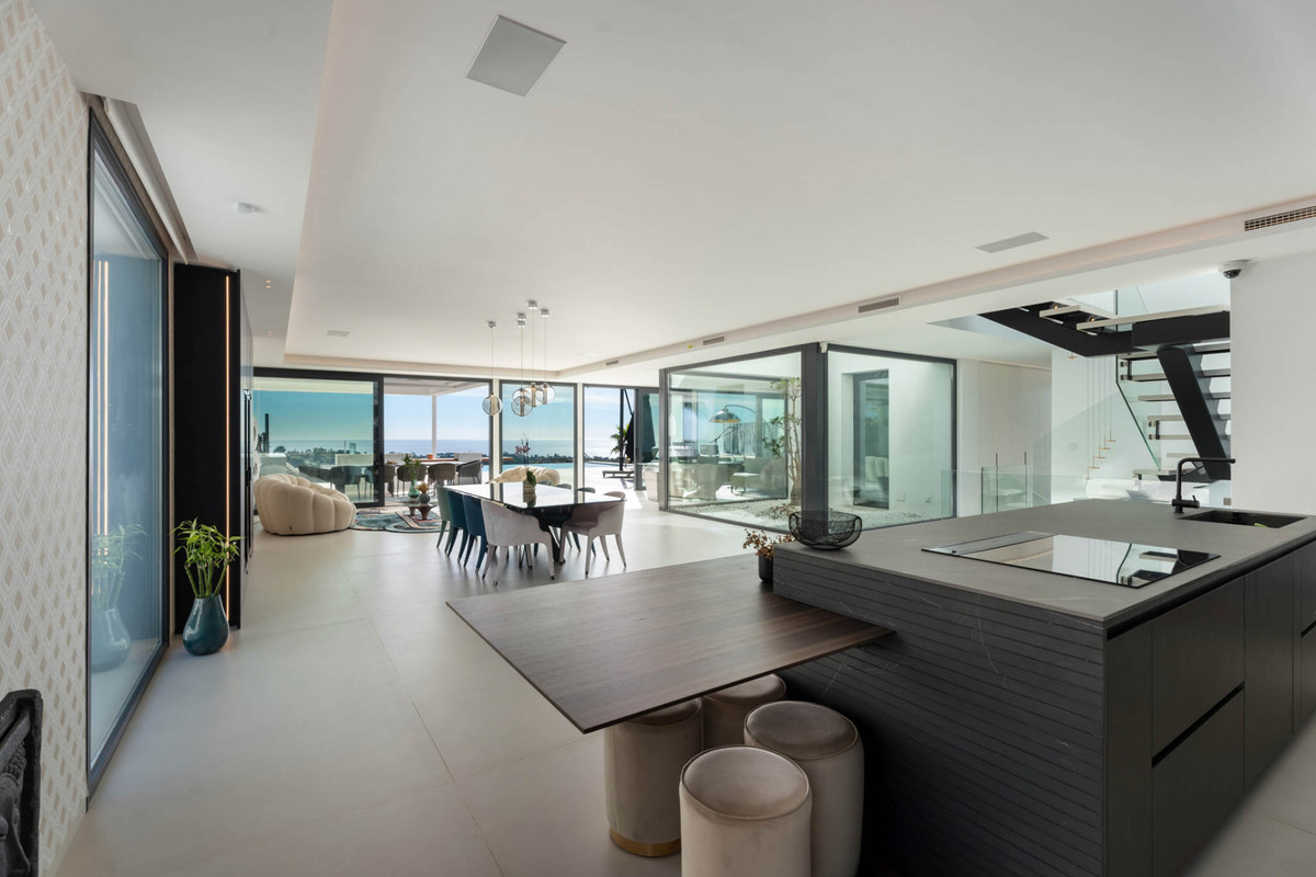 Se vende Villa - Chalet de 6 dormitorios en Costa Del Sol, Málaga, España
