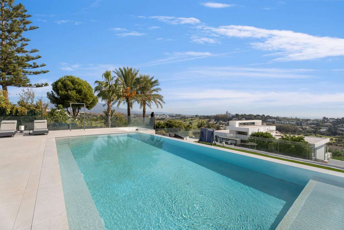 Se vende Villa - Chalet de 6 dormitorios en Costa Del Sol, Málaga, España