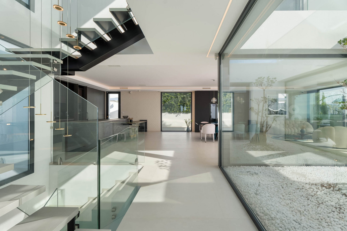 Se vende Villa - Chalet de 6 dormitorios en Costa Del Sol, Málaga, España