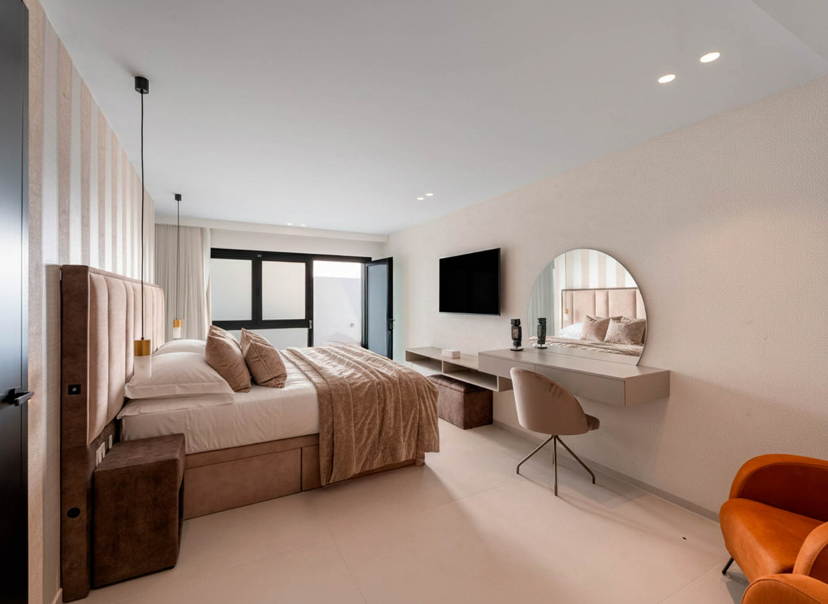 Se vende Villa - Chalet de 6 dormitorios en Costa Del Sol, Málaga, España