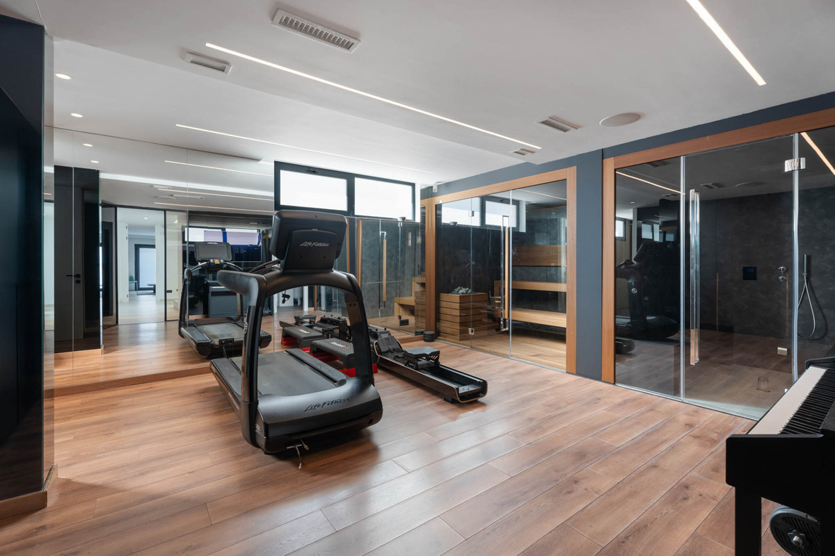 Se vende Villa - Chalet de 6 dormitorios en Costa Del Sol, Málaga, España