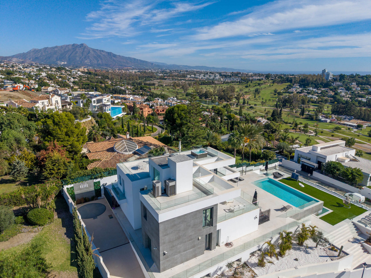 Se vende Villa - Chalet de 6 dormitorios en Costa Del Sol, Málaga, España