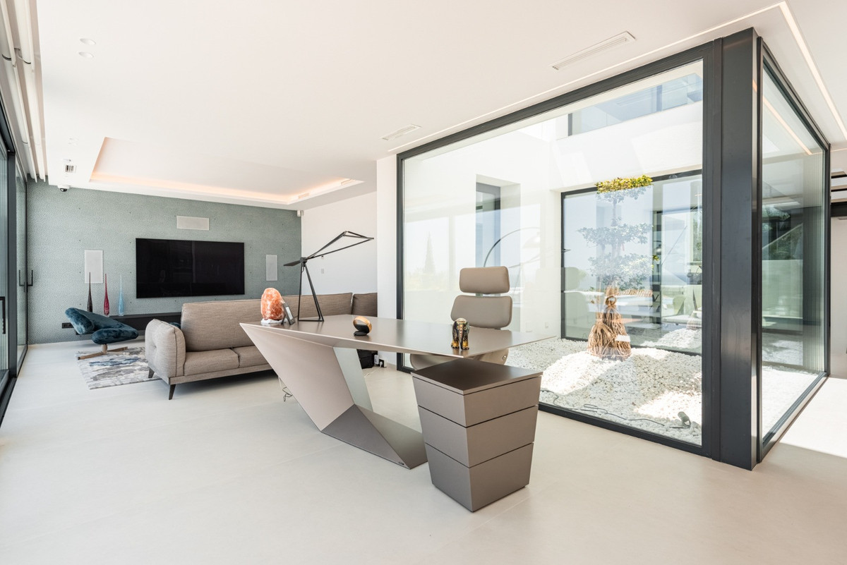 Se vende Villa - Chalet de 6 dormitorios en Costa Del Sol, Málaga, España