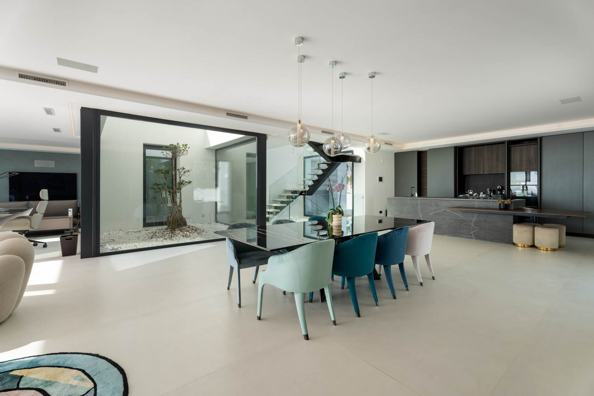 Se vende Villa - Chalet de 6 dormitorios en Costa Del Sol, Málaga, España