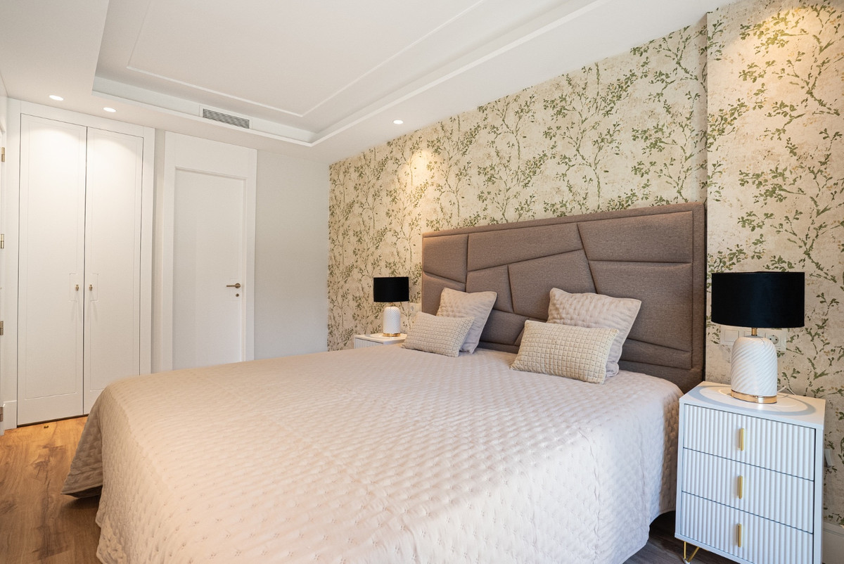 2 Bed Apartment for sale in San Pedro De Alcántara Costa Del Sol, Málaga, Spain