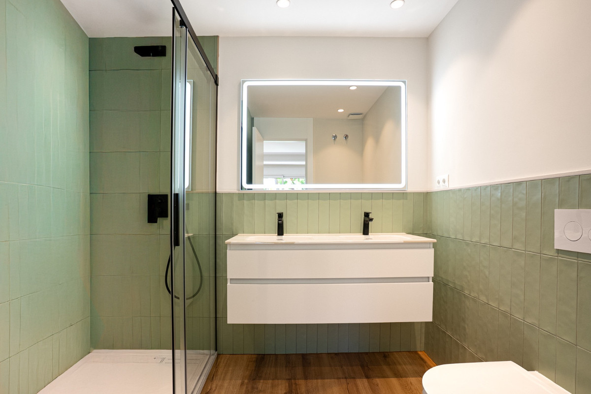 2 Bed Apartment for sale in San Pedro De Alcántara Costa Del Sol, Málaga, Spain