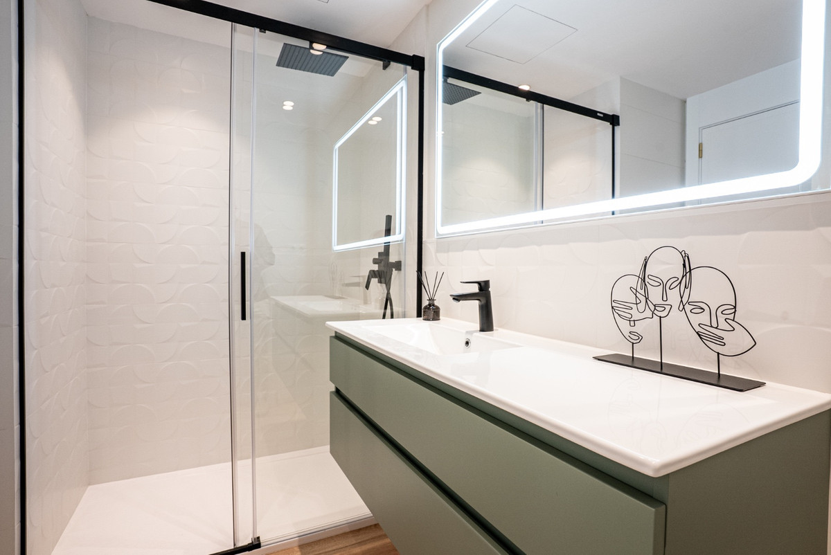 2 Bed Apartment for sale in San Pedro De Alcántara Costa Del Sol, Málaga, Spain