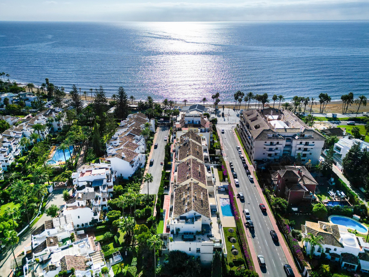 2 Bed Apartment for sale in San Pedro De Alcántara Costa Del Sol, Málaga, Spain