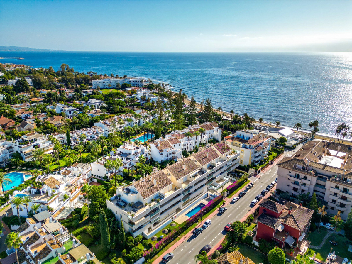 2 Bed Apartment for sale in San Pedro De Alcántara Costa Del Sol, Málaga, Spain