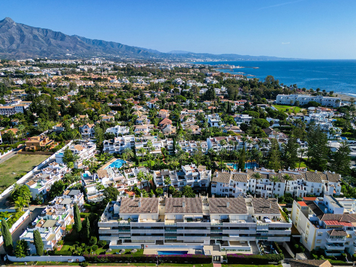 2 Bed Apartment for sale in San Pedro De Alcántara Costa Del Sol, Málaga, Spain