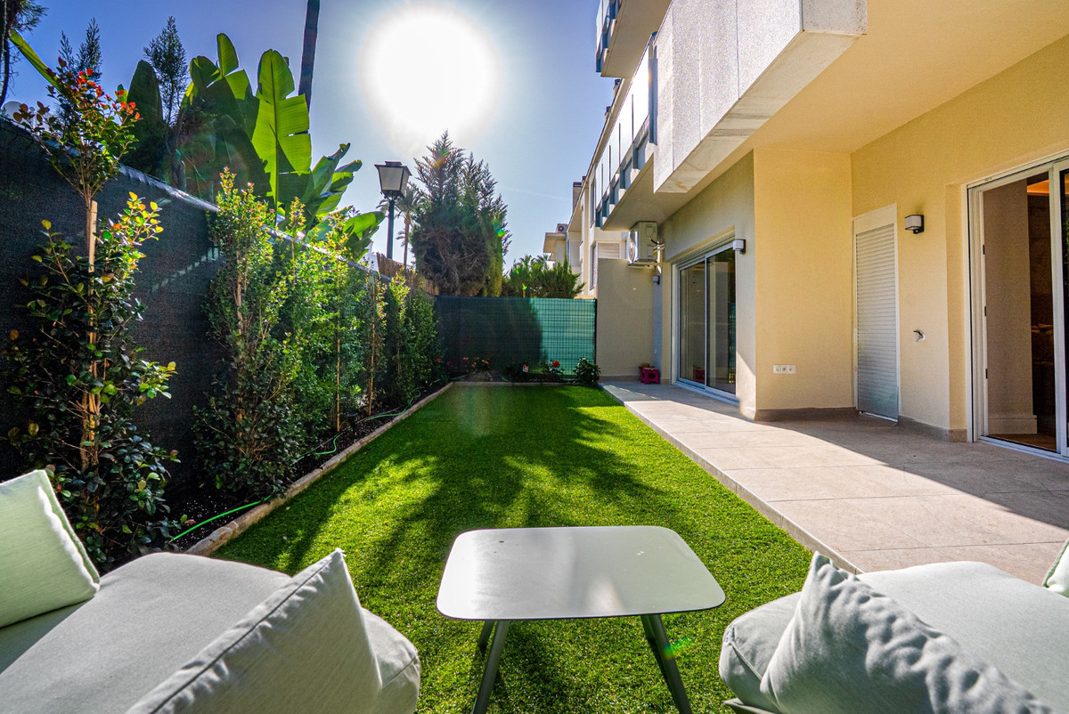 2 Bed Apartment for sale in San Pedro De Alcántara Costa Del Sol, Málaga, Spain