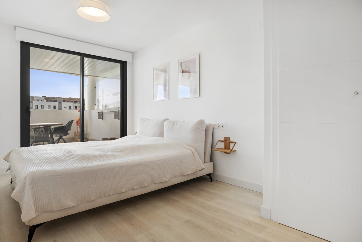 Se vende Apartamento Planta Media de 2 dormitorios en Costa Del Sol, Málaga, España