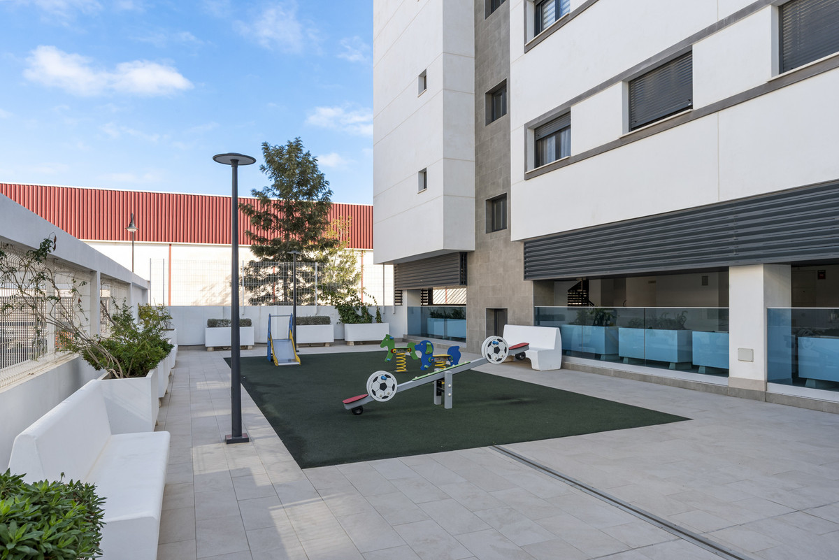 Se vende Apartamento Planta Media de 2 dormitorios en Costa Del Sol, Málaga, España