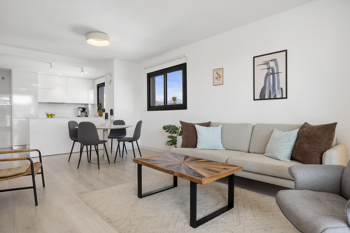 Se vende Apartamento Planta Media de 2 dormitorios en Costa Del Sol, Málaga, España