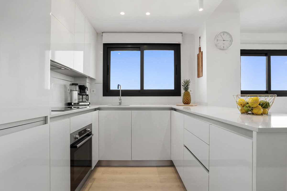 Se vende Apartamento Planta Media de 2 dormitorios en Costa Del Sol, Málaga, España