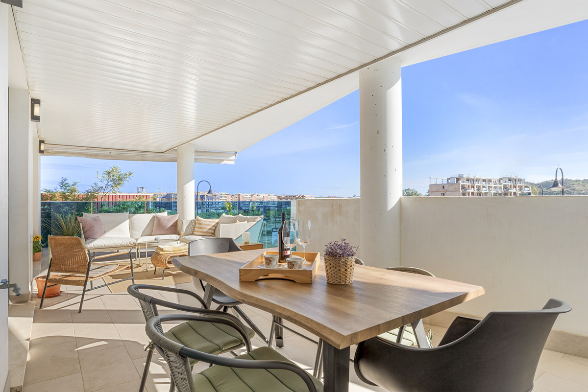 Se vende Apartamento Planta Media de 2 dormitorios en Costa Del Sol, Málaga, España
