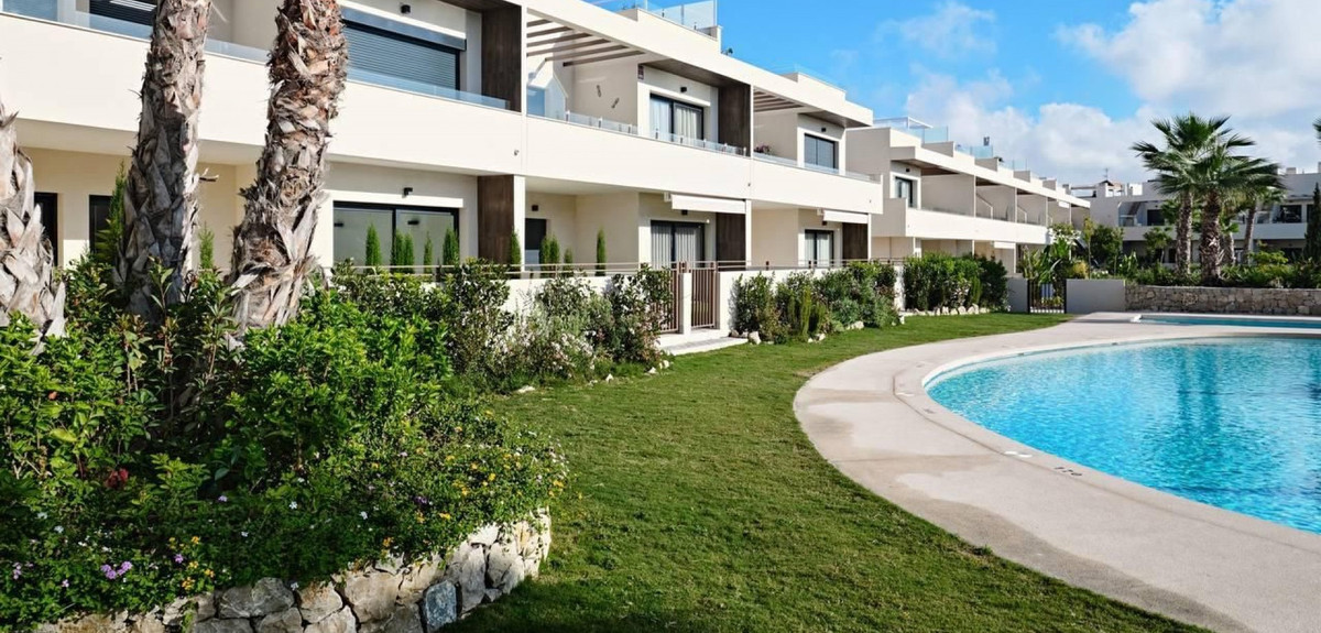 2 Bed Apartment for sale in La Veleta Costa Blanca, Alicante, Spain