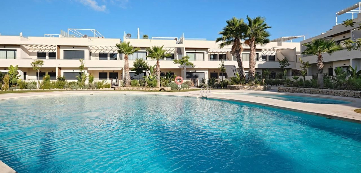 2 Bed Apartment for sale in La Veleta Costa Blanca, Alicante, Spain