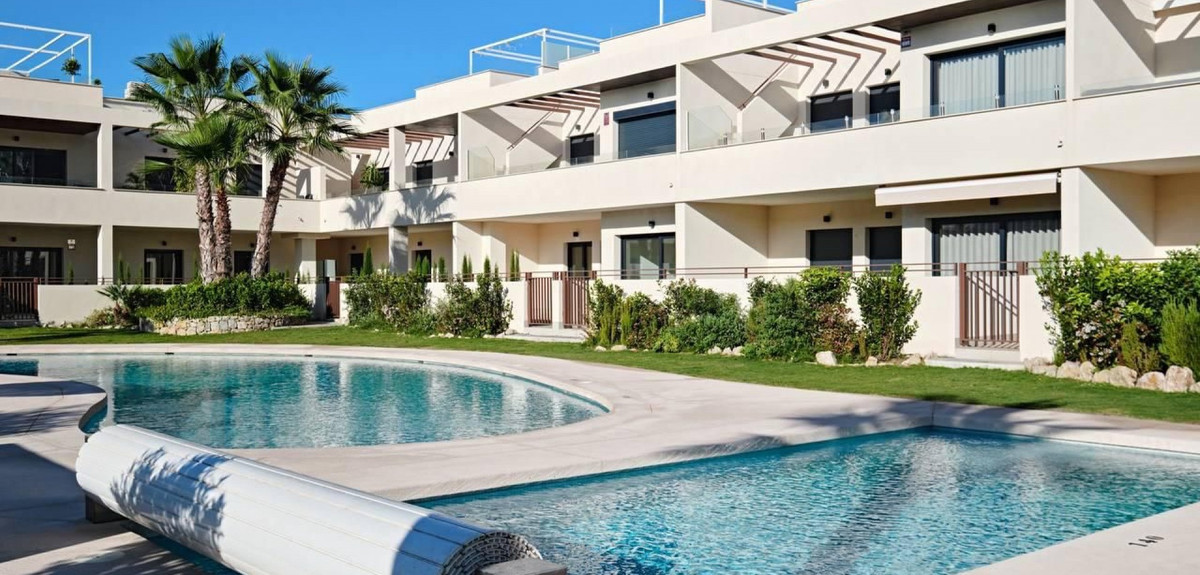 2 Bed Apartment for sale in La Veleta Costa Blanca, Alicante, Spain