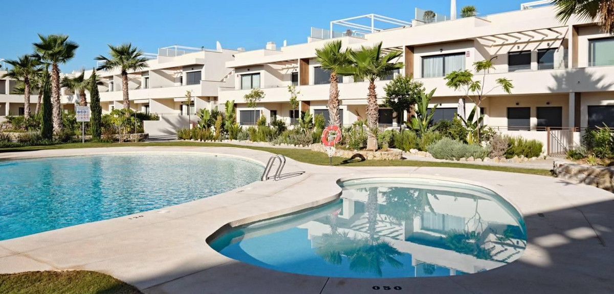 2 Bed Apartment for sale in La Veleta Costa Blanca, Alicante, Spain