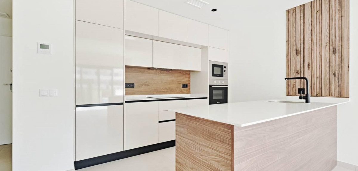 2 Bed Apartment for sale in La Veleta Costa Blanca, Alicante, Spain
