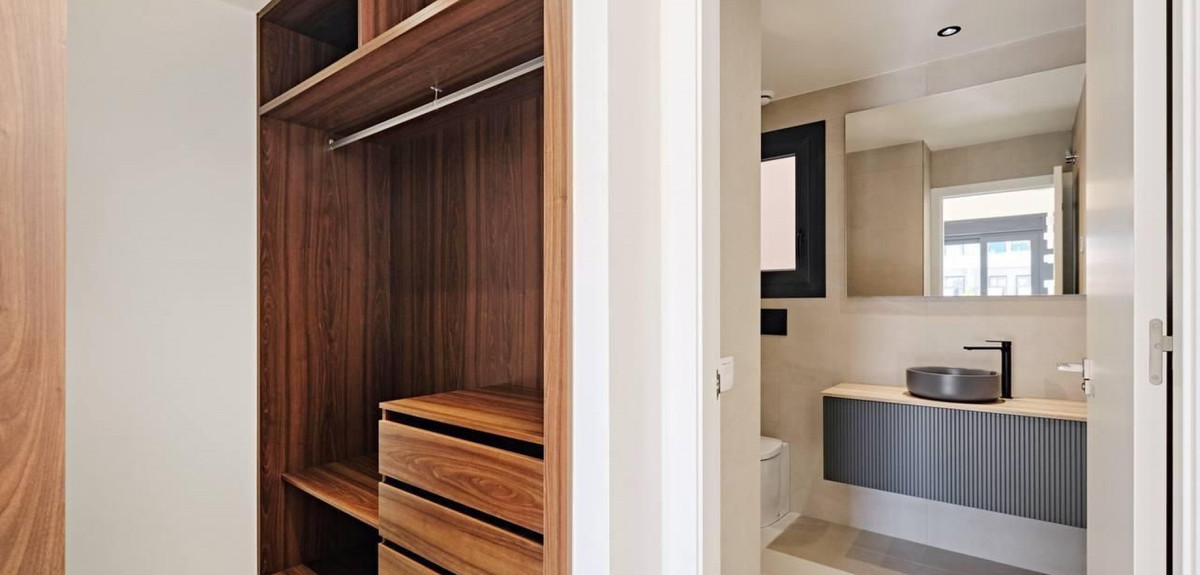 2 Bed Apartment for sale in La Veleta Costa Blanca, Alicante, Spain