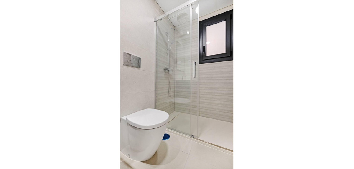 2 Bed Apartment for sale in La Veleta Costa Blanca, Alicante, Spain